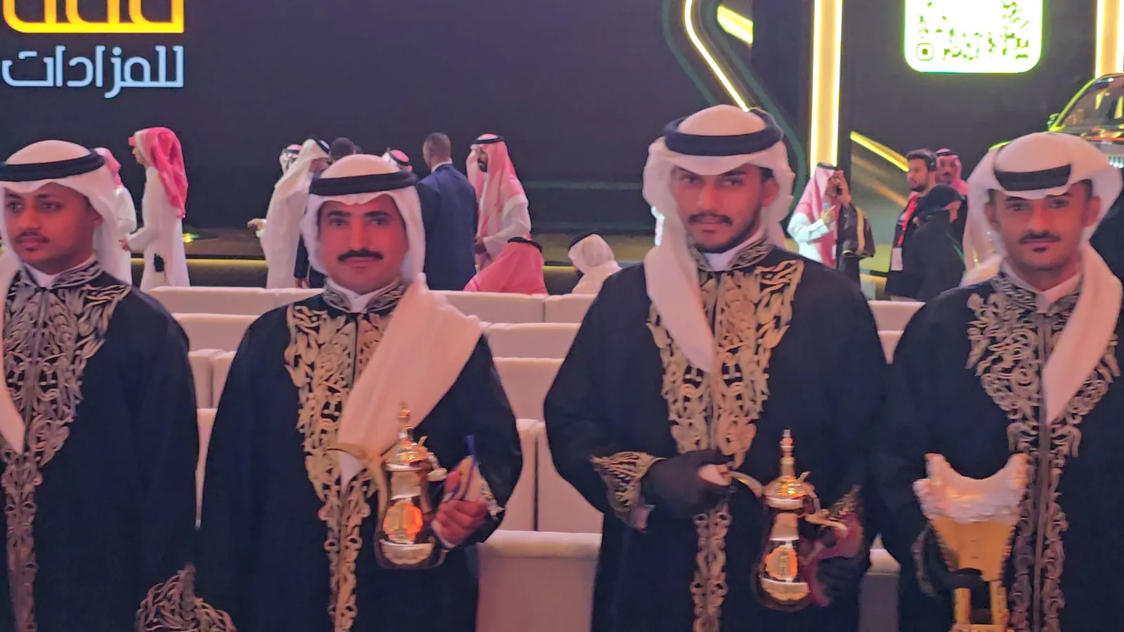 قهوجيين صبابين قهوه الرياض