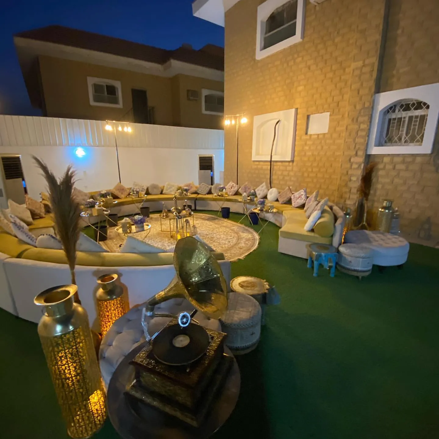 قهوجين صبابين في الرياض